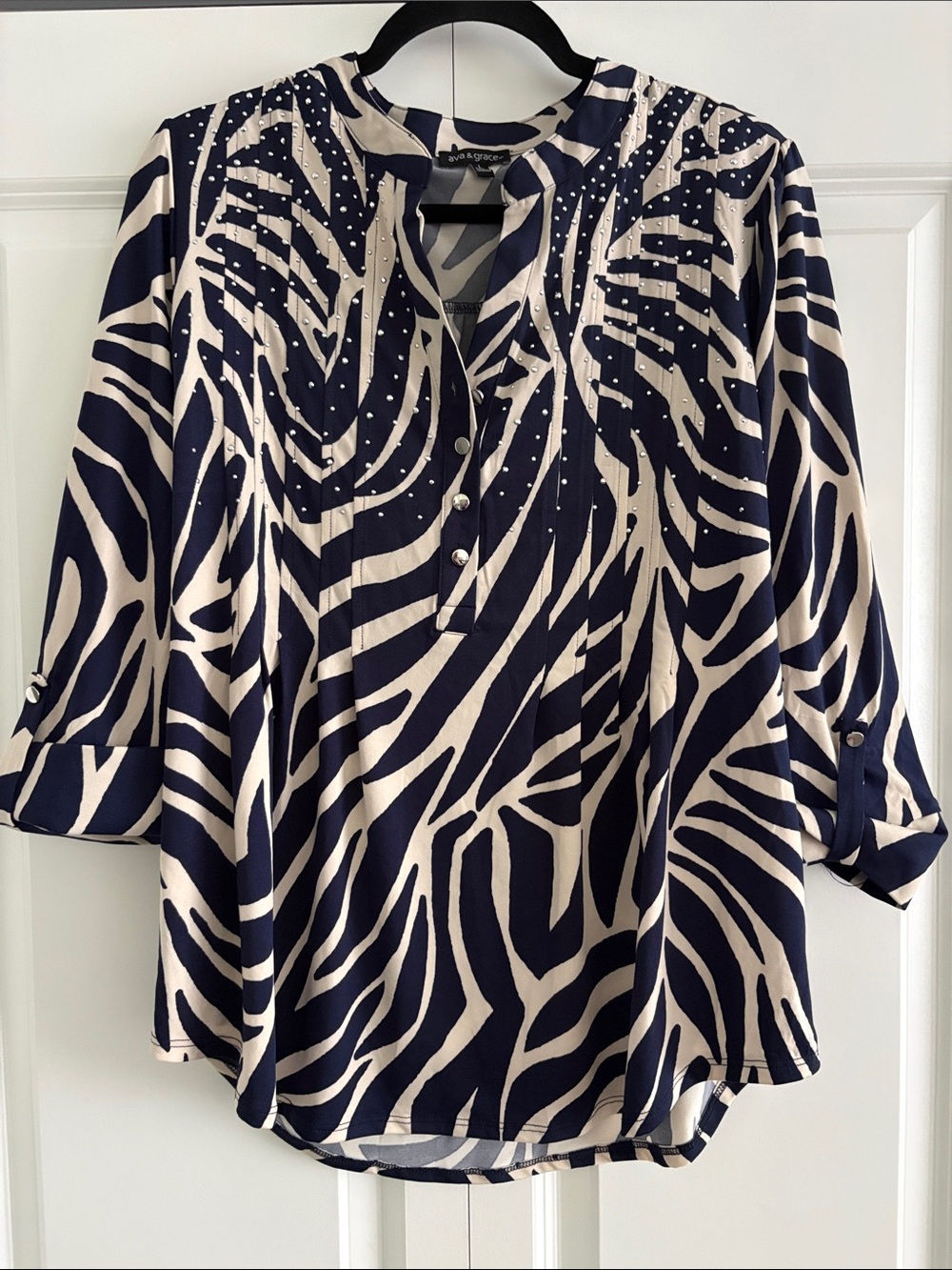 Ava & Grace Navy and Cream Zebra-Print Button Tunic Blouse Size L